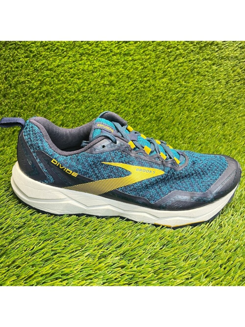 Brooks Divide Mens Size 10 Blue Black Yellow White Trail Running Shoes Sneakers